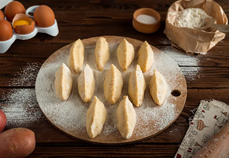 Ukraina | Pielmienie to niewielkie pierożki Ukraińskie pielmienie z mięsem