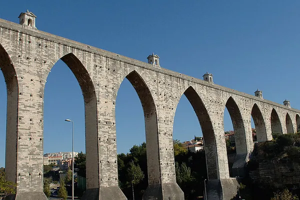 Portugalia | Przęsła tej potężnej budowli mierzą od 28 do 65 m