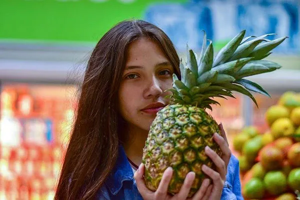 Brazylia (Trancoso) | Sprzedaż ananasów na brazylijskiej plaży
