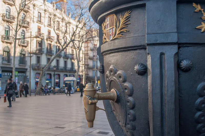 Barcelona | Fontanna La Fuente de Canaletas Barcelona | Fontanna La Fuente de Canaletas