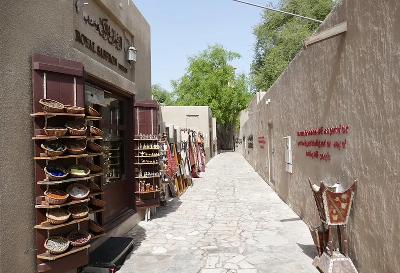 Dubaj | Jedna z urokliwych uliczek Al Bastakija