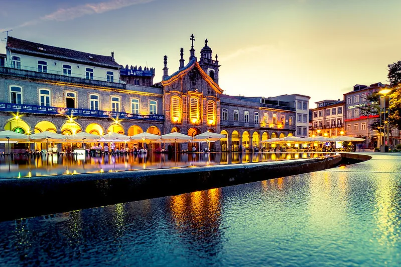 Portugalia | Braga - ze względu na swe burzliwe dzieje miasto posiada dziś bardzo zróżnicowaną architekturę Portugalia | Braga - ze względu na swe burzliwe dzieje miasto posiada dziś bardzo zróżnicowaną architekturę
