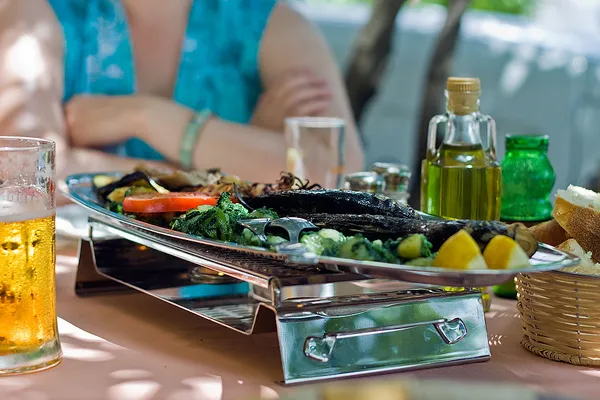 Chorwacja | W miasteczku znajduje się wiele restauracji, w których zjemy wyśmienite potrawy kuchni chorwackiej