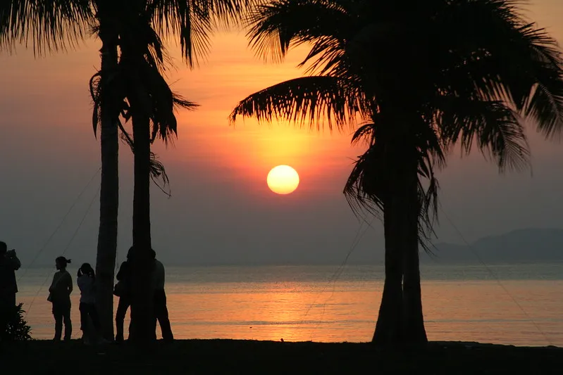 Chiny | Hajnan - zachód słońca na Sanya Beach Chiny | Hajnan - zachód słońca na Sanya Beach