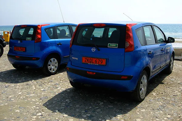 Cypr | Nissan Note przy Kourion Beach (Limassol)