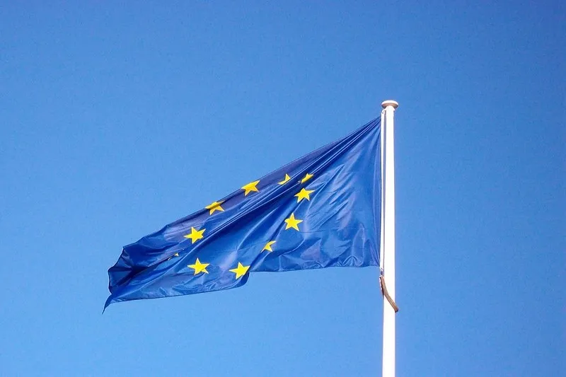 Cypr | Cypr stał się członkiem Unii Europejskiej w 2004 r., równocześnie z Polską. Do strefy Euro przystąpił w roku 2008. Cypr | Cypr stał się członkiem Unii Europejskiej w 2004 r., równocześnie z Polską. Do strefy Euro przystąpił w roku 2008.