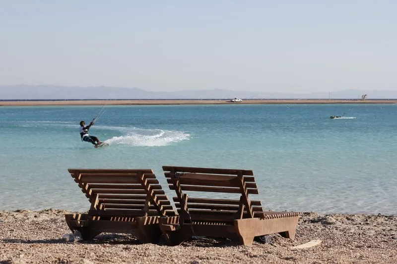 Egipt | Dzięki stałym, dość silnym wiatrom Dahab jest ważnym ośrodkiem windsurfingu