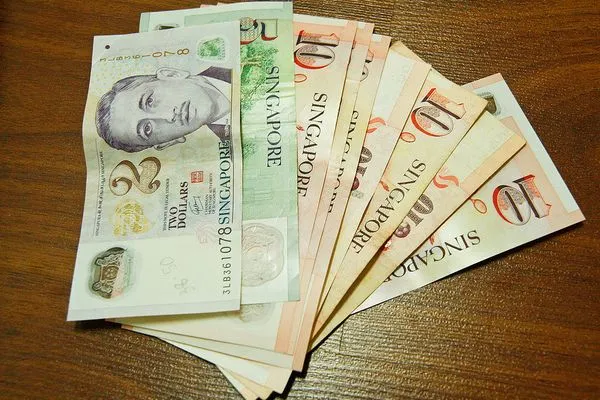 Singapur | W Singapurze niemal na każdym kroku można spotkać bank lub kantor