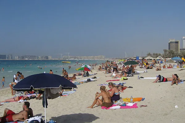 Dubaj | Kostiumy kąpielowe mogą być noszone tylko i wyłącznie na plaży i przy hotelowych basenach Dubaj | Kostiumy kąpielowe mogą być noszone tylko i wyłącznie na plaży i przy hotelowych basenach