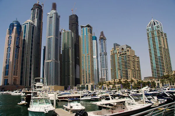 Dubaj | Port z drapaczami chmur w tle Dubaj | Port z drapaczami chmur w tle