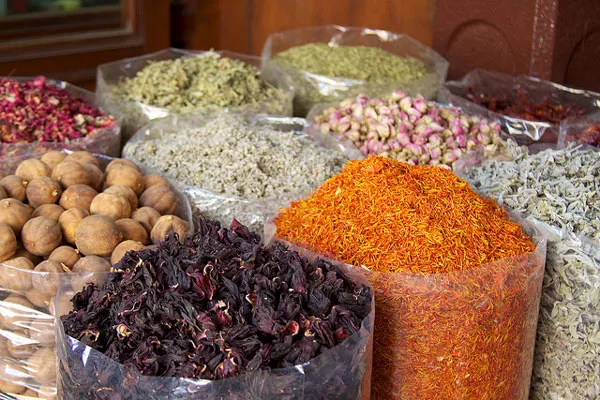 Dubaj | Kolorowy i aromatyczny targ z przyprawami – Spice Souk Dubaj | Kolorowy i aromatyczny targ z przyprawami – Spice Souk
