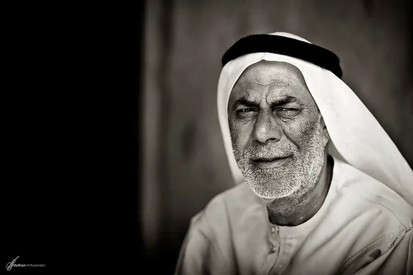 Dubaj | Tradycyjnym strojem mężczyzn w Emiratach jest kandura 