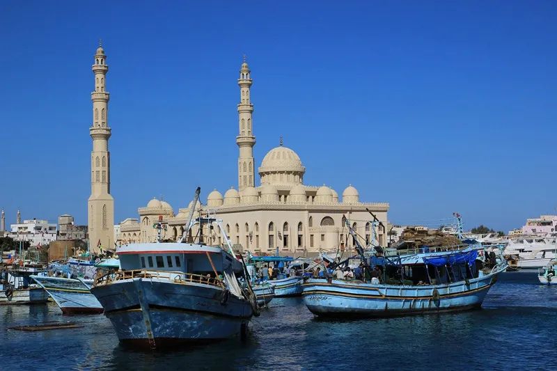 Egipt (Hurghada) | Jeśli chodzi o Egipt w opcji last minute najczęściej oferowane są wczasy w znanych kurortach nad Morzem Czerwonym