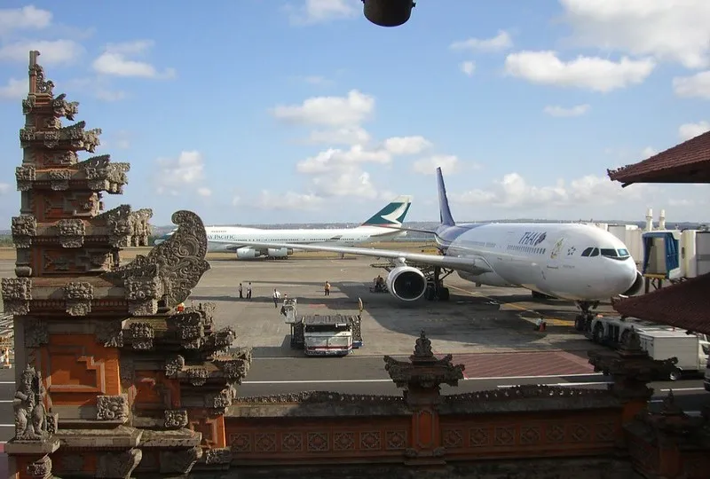 Indonezja | W 2004 roku Indonezja znacznie ułatwiła ruch wizowy, umożliwiając zdobycie tak zwanej Visa on arrival na granicy kraju