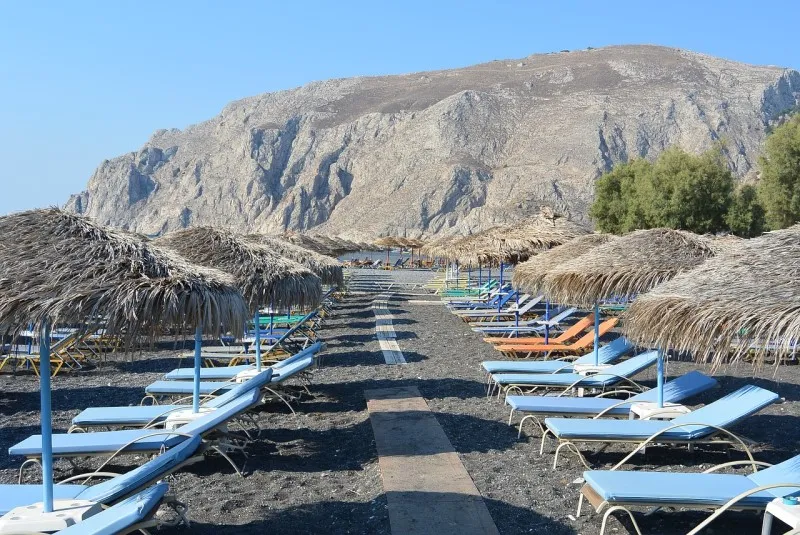 Santorini | Czarne piaski plaży Kamari