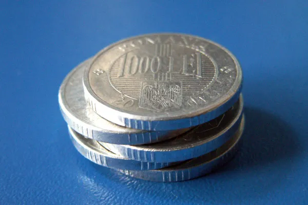 Rumunia | Rumuńskie monety mają wartość: 1, 5, 10 oraz 50 bani Rumunia | Rumuńskie monety mają wartość: 1, 5, 10 oraz 50 bani