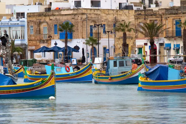 Malta | Łodzie luzzu w Marsaxlokk Malta | Łodzie luzzu w Marsaxlokk