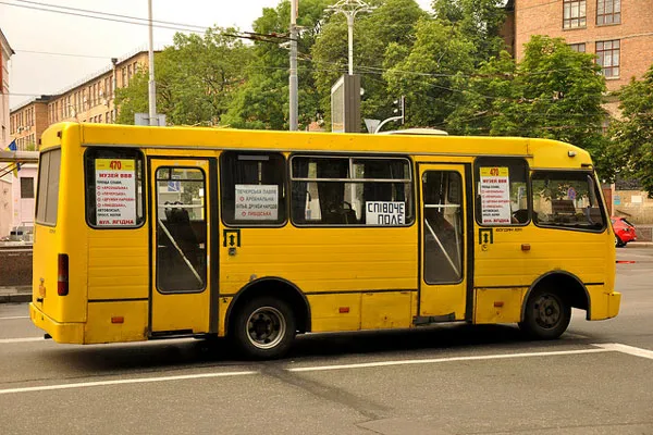 Ukraina | Marszrutka – mikrobus o kilkunastu miejscach, zatrzymujący się „na żądanie” Ukraina | Marszrutka – mikrobus o kilkunastu miejscach, zatrzymujący się „na żądanie”