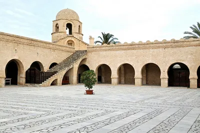 Medyna w Sousse: zwiedzanie, zakupy i targowanie