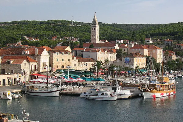 Chorwacja | Port w mieście Supetar Chorwacja | Port w mieście Supetar