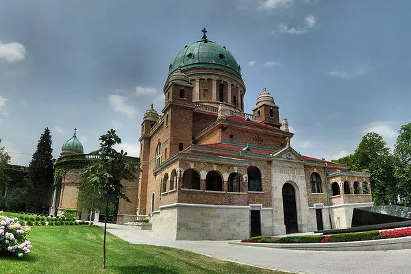 Chorwacja | Cmentarz Mirogok założony został w 1876 roku Chorwacja | Cmentarz Mirogok założony został w 1876 roku