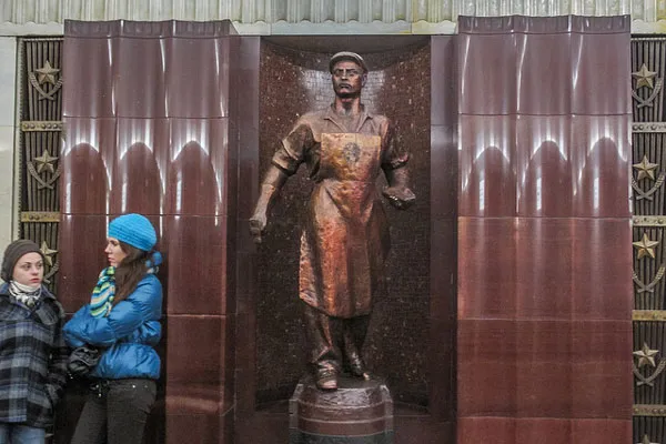 Moskwa | Na stacji Płoszczad Rewolucji