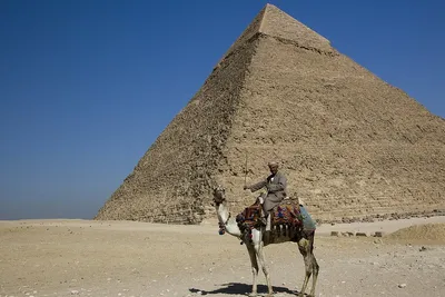 Piramidy Egiptu: Giza, Sakkara i grobowce faraonów