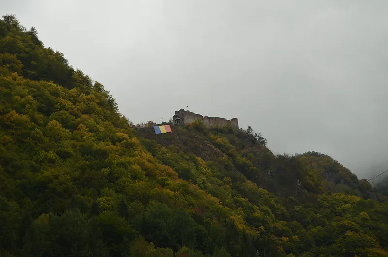 Rumunia (Cetatea Poenari) | Z daleka robi jednak wrażenie Rumunia (Cetatea Poenari) | Z daleka robi jednak wrażenie