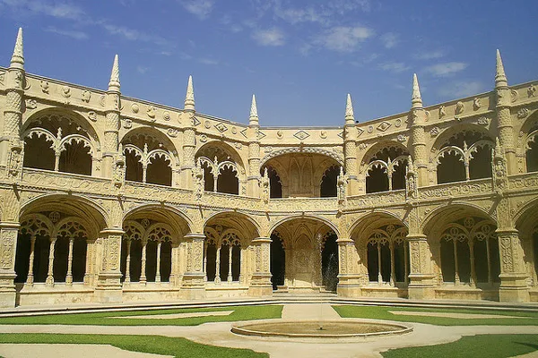 Portugalia | Klasztor hieronimitów (Mosteiro dos Jerónimos) w Lizbonie - perła stylu manuelińskiego