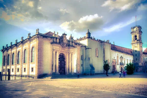 Portugalia - Coimbra | Coimbra jest najsławniejszym portugalskim miasteczkiem uniwersyteckim Portugalia - Coimbra | Coimbra jest najsławniejszym portugalskim miasteczkiem uniwersyteckim