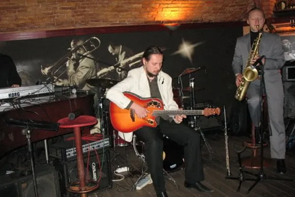Ukraina | Ravenko Band to projekt ukraińskiego gitarzysty, wirtuoza i kompozytora, eksperymentatora - Oleksija Rewenki Ukraina | Ravenko Band to projekt ukraińskiego gitarzysty, wirtuoza i kompozytora, eksperymentatora - Oleksija Rewenki