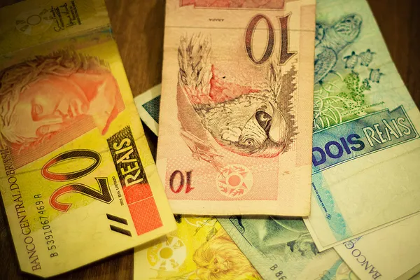 Real brazylijski Brazylia | Nominały banknotów brazylijskich będących w obiegu to: R$1, R$2, R$5, R$10, R$20, R$50 i R$100