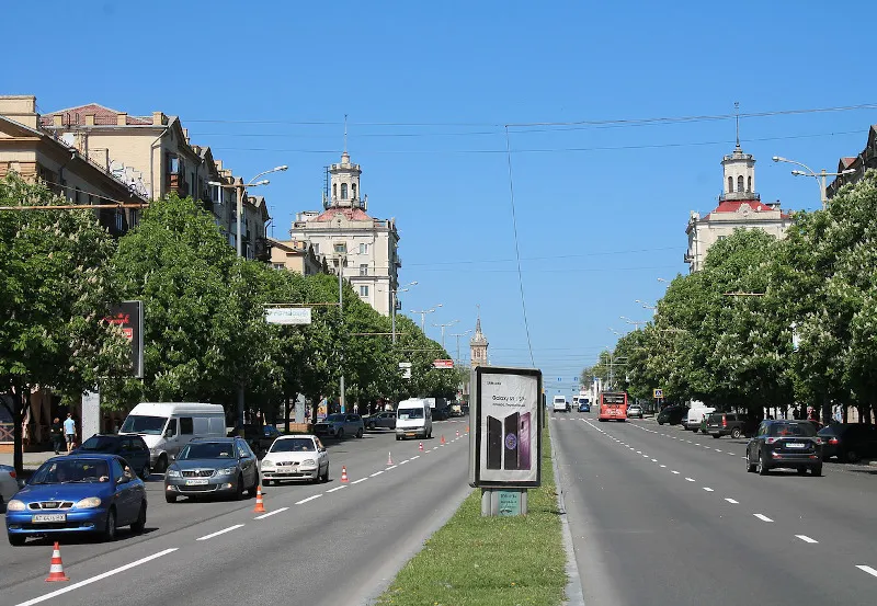 Ruchliwa ulica na Ukrainie Ruchliwa ulica na Ukrainie