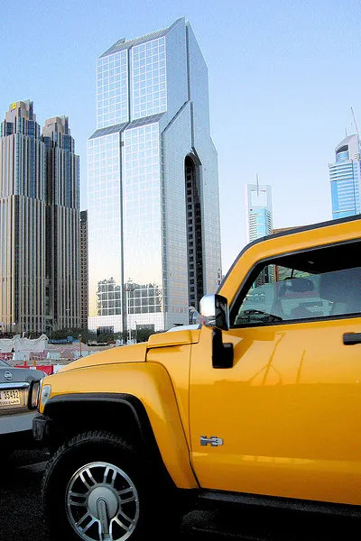 Dubaj | W Dubaju można wynająć samochód za pośrednictwem jednej z dużych firm międzynarodowych Dubaj | W Dubaju można wynająć samochód za pośrednictwem jednej z dużych firm międzynarodowych