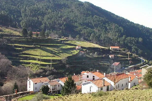 Portugalia | Serra da Estrela jest najwyższym pasmem gór w kontynentalnej części Portugalii Portugalia | Serra da Estrela jest najwyższym pasmem gór w kontynentalnej części Portugalii