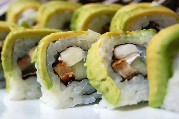 Japonia | Sushi występuje w wielu kolorowych i smacznych wersjach Japonia | Sushi występuje w wielu kolorowych i smacznych wersjach