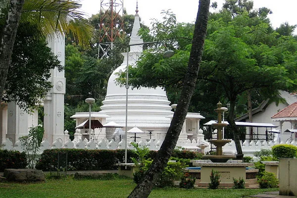 Sri Lanka | Świątynia Naga Vihara w Kotte