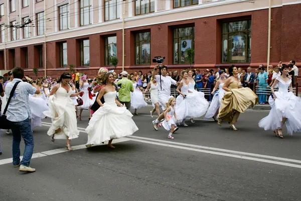 Ukraina | Uciekające panny młode?