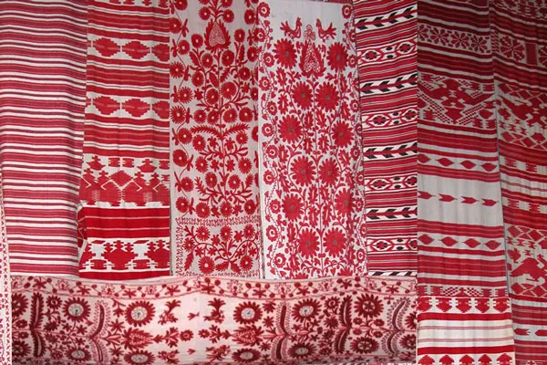 Ukraina | Haft jest jedną z głównych gałęzi ukraińskiej sztuki tradycyjnej Ukraina | Haft jest jedną z głównych gałęzi ukraińskiej sztuki tradycyjnej