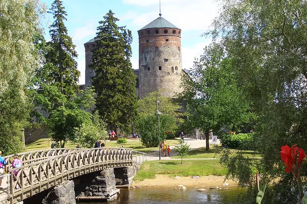Finlandia | Zamek Olavinlinna w mieście Savonlinna Finlandia | Zamek Olavinlinna w mieście Savonlinna